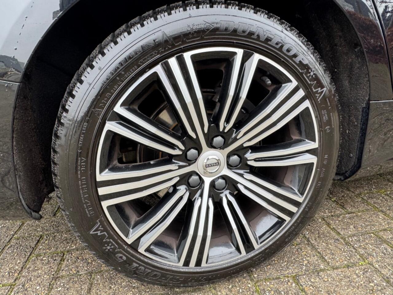 Volvo V60 2.0 B3 Autom Advantage + Led + 18 inch Lmv + Navi + D-Glas - 2022!