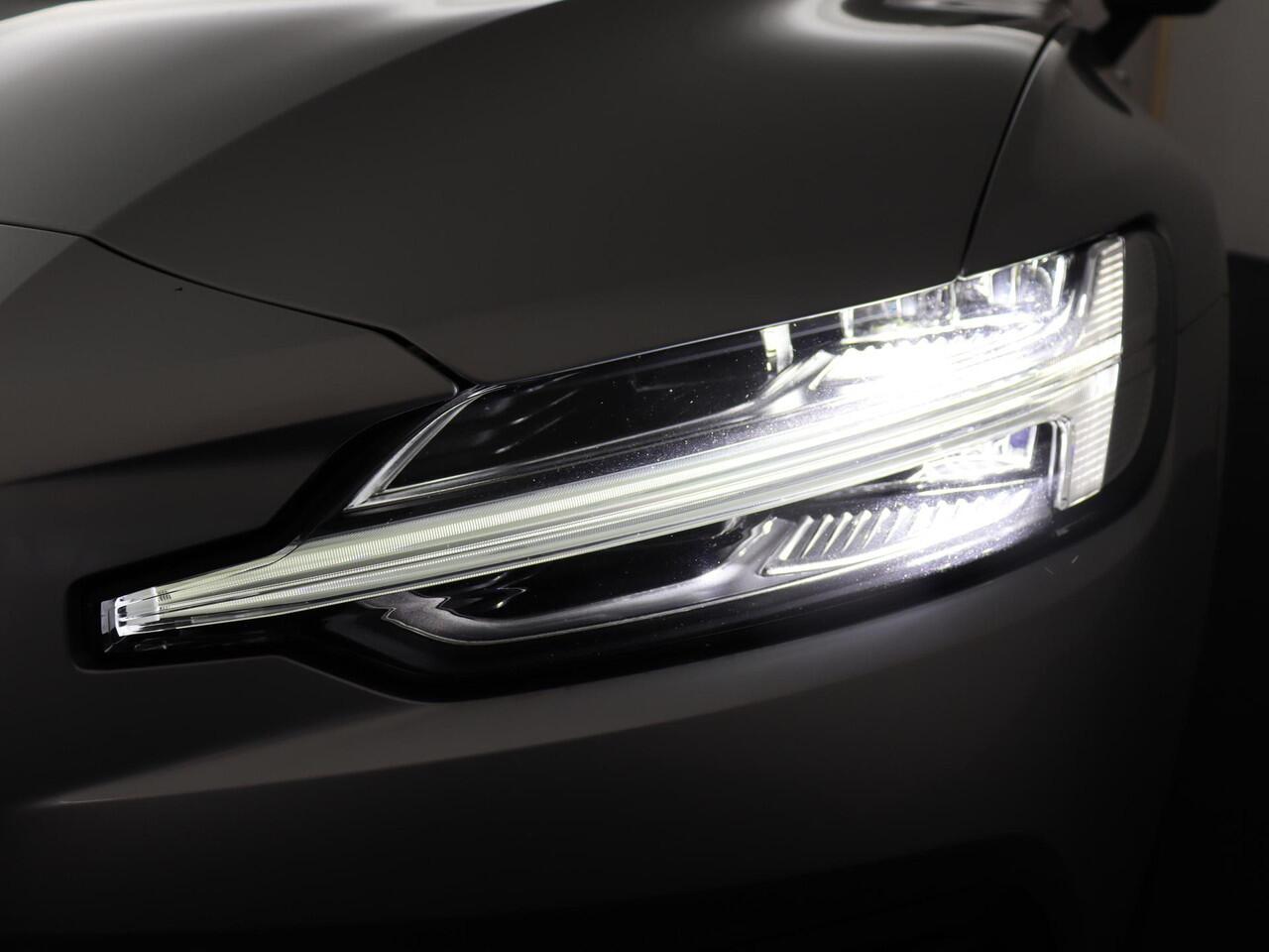 Volvo V60 2.0 T6 Recharge AWD Inscription Autopilot/ACC | Harman Kardon | Elek. Trekhaak | VOL!!