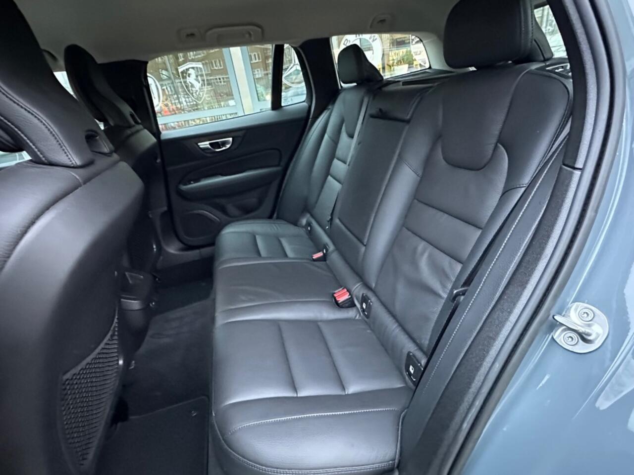 Volvo V60 2.0 B3 ESSENTIAL Automaat Navi Leer Cruise Trekhaak