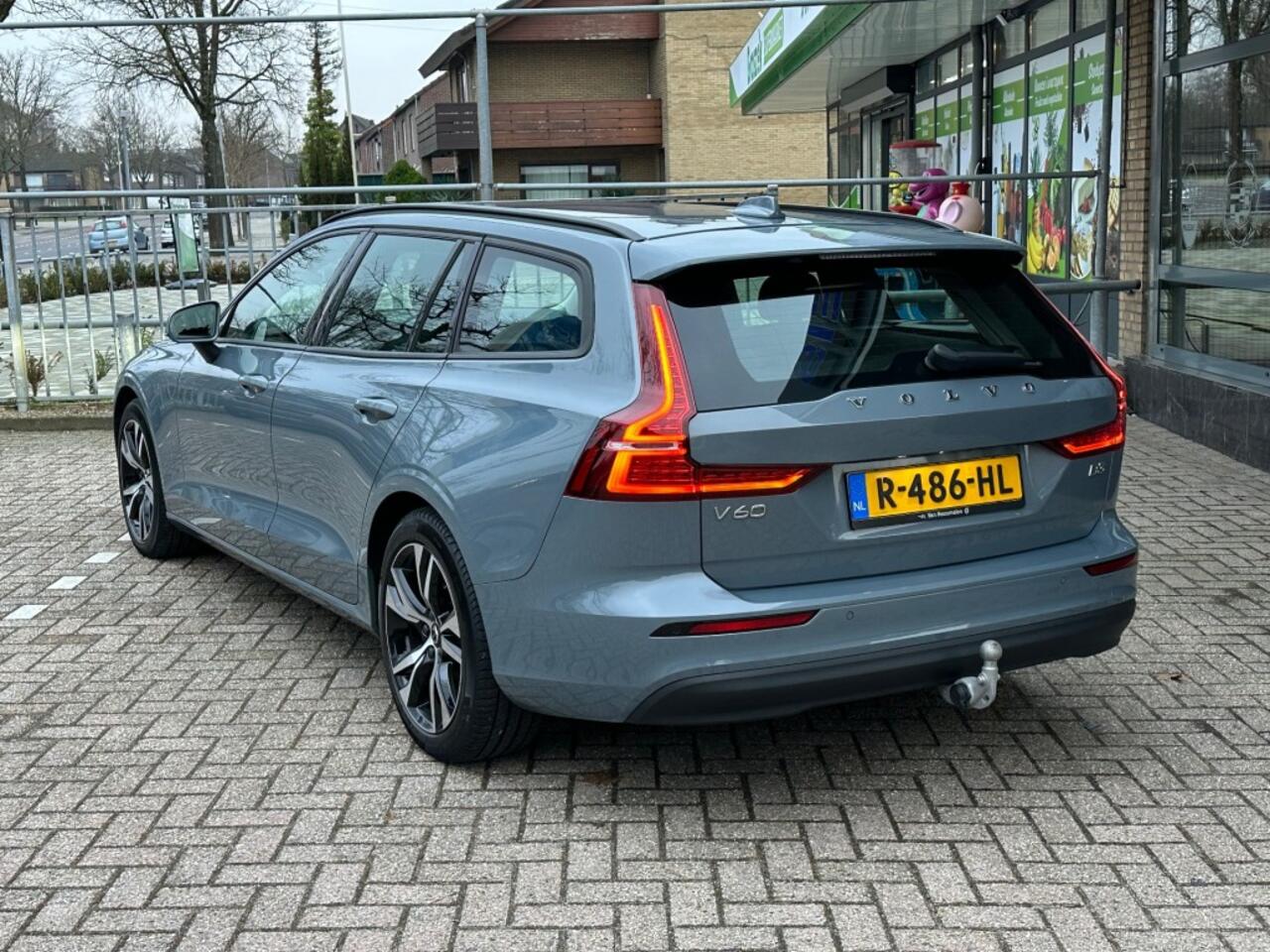 Volvo V60 2.0 B3 ESSENTIAL Automaat Navi Leer Cruise Trekhaak