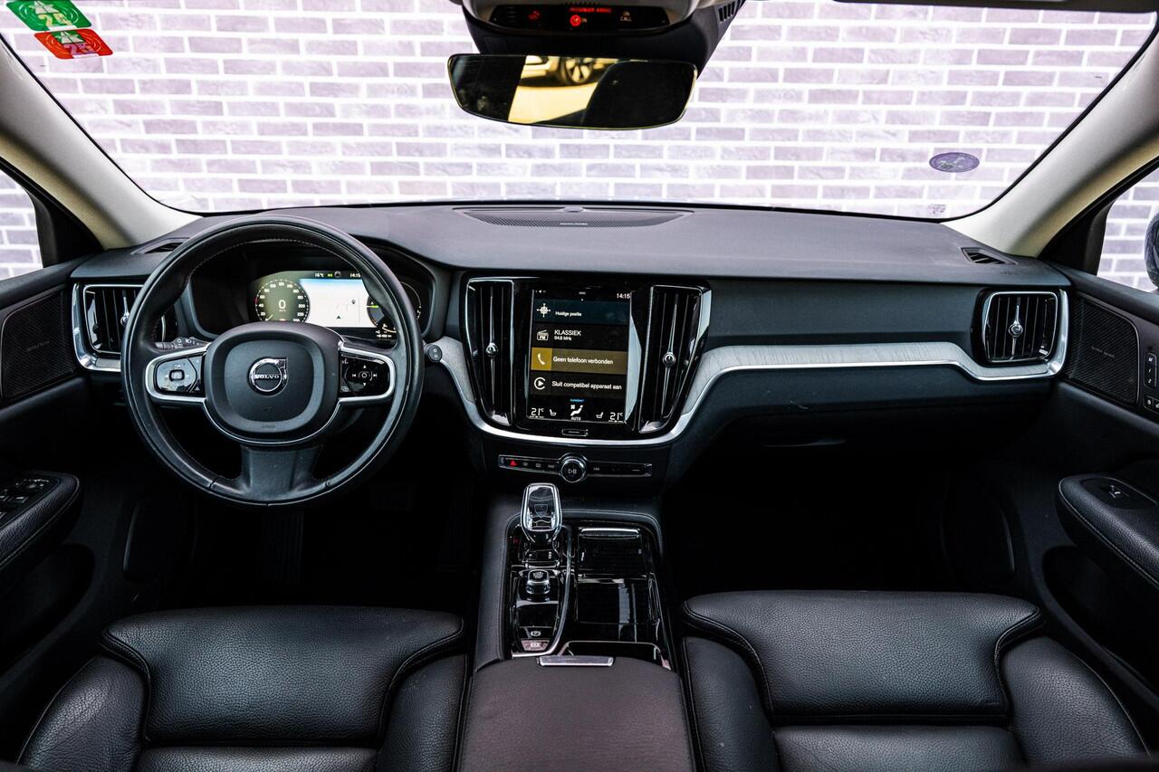 Volvo V60 2.0 T6 Plug-in hybrid AWD Plus Bright | Long Range | Trekhaak | Full LED koplampen | Extra getint glas | Harman/Kardon | Verwarmbare voorruit | Power Seats | Adapt. Cruise Control |