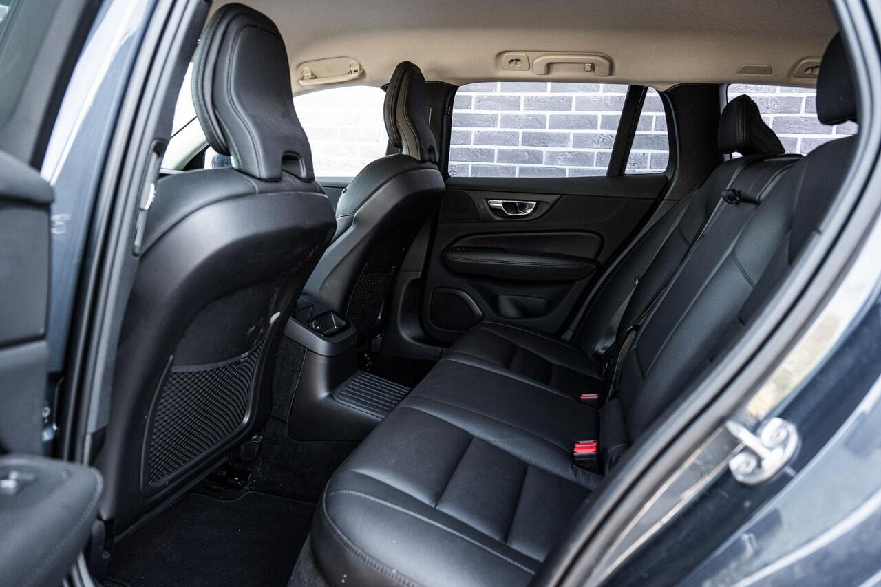 Volvo V60 2.0 T6 Plug-in hybrid AWD Plus Bright | Long Range | Trekhaak | Full LED koplampen | Extra getint glas | Harman/Kardon | Verwarmbare voorruit | Power Seats | Adapt. Cruise Control |