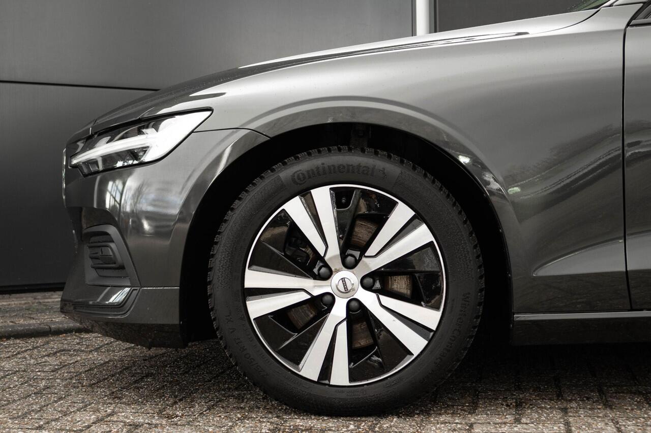 Volvo V60 B3 Essential Edition | Adaptieve Cruise Control | Camera | Stoel en stuurverwarming | DAB+| Lederen bekleding |