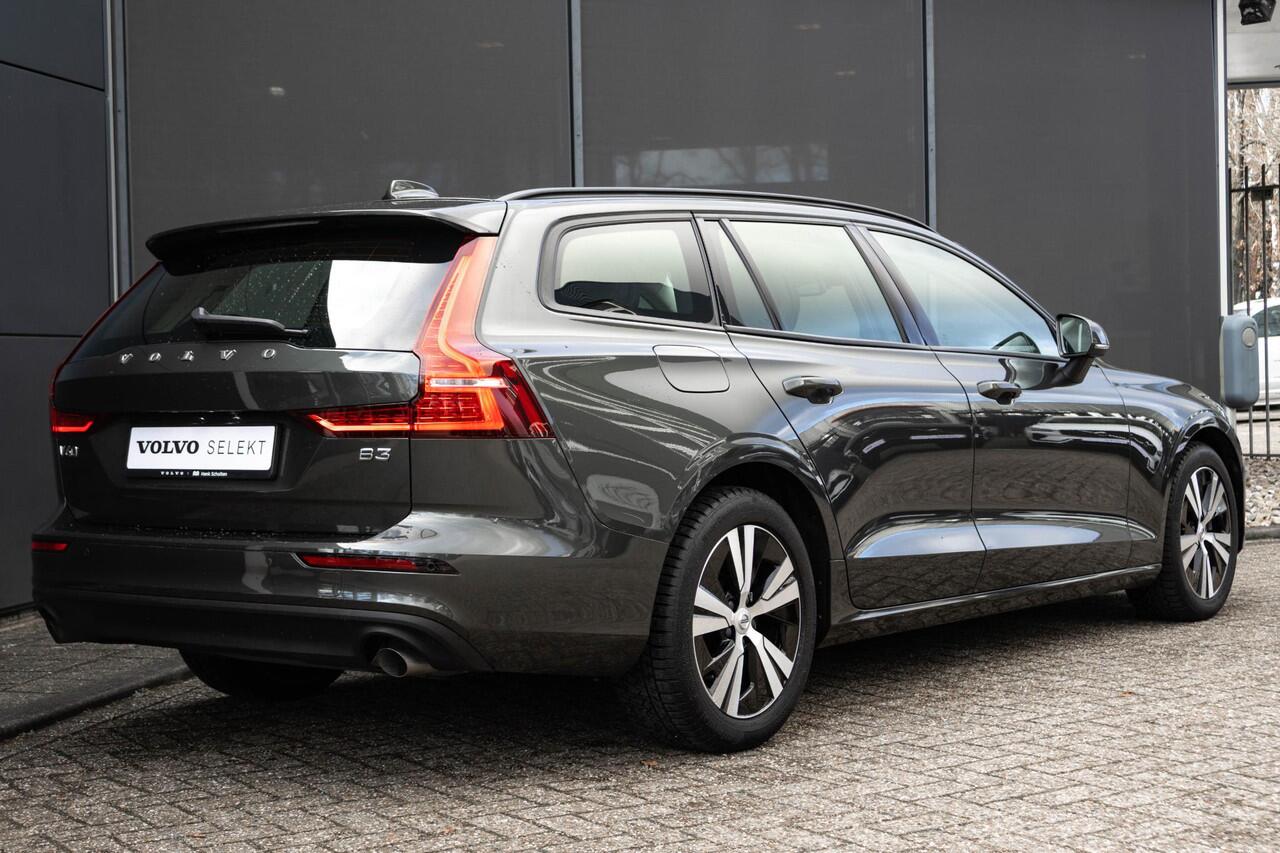 Volvo V60 B3 Essential Edition | Adaptieve Cruise Control | Camera | Stoel en stuurverwarming | DAB+| Lederen bekleding |