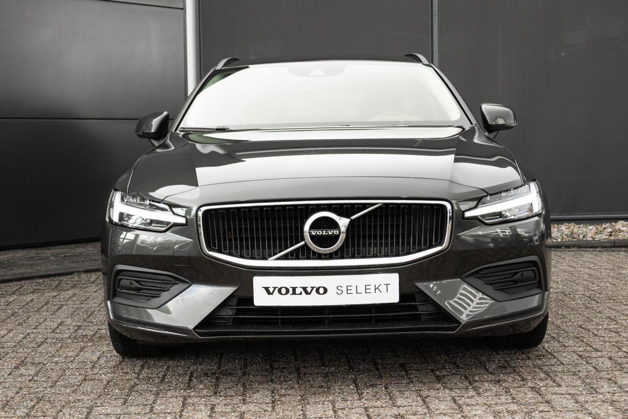 Volvo V60 B3 Essential Edition | Adaptieve Cruise Control | Camera | Stoel en stuurverwarming | DAB+| Lederen bekleding |