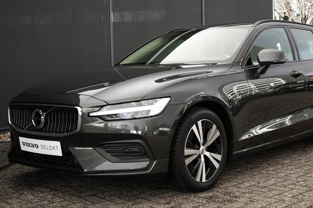 Volvo V60 B3 Essential Edition | Adaptieve Cruise Control | Camera | Stoel en stuurverwarming | DAB+| Lederen bekleding |