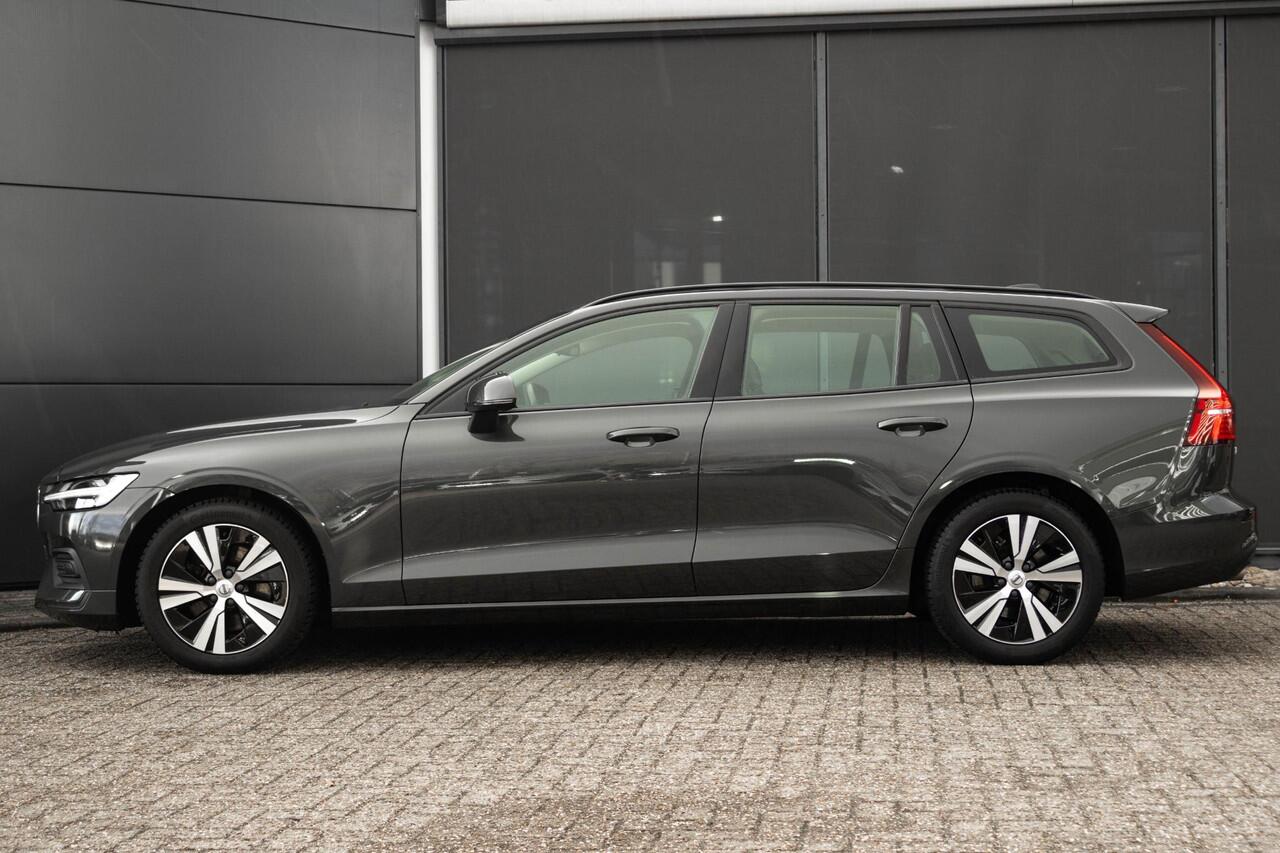 Volvo V60 B3 Essential Edition | Adaptieve Cruise Control | Camera | Stoel en stuurverwarming | DAB+| Lederen bekleding |