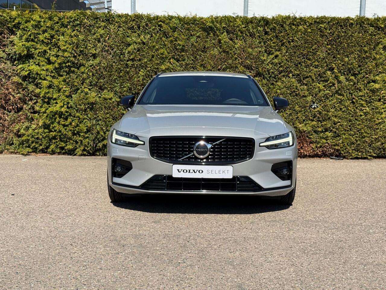 Volvo V60 2.0 B3 Plus Dark