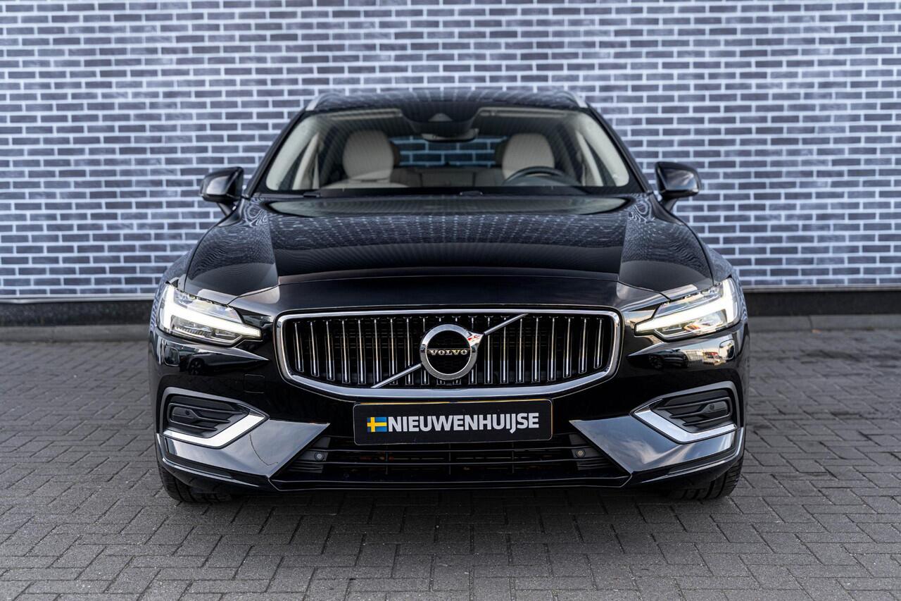 Volvo V60 2.0 B4 Plus Bright | Navigatie | Apple Carplay | Android Auto | Lederen Bekleding | Stoelverwarming | Achteruitrijcamera | Parkeersensoren | Lichtmetalen Velgen | Keyless Entry | Elektrische Achterklep