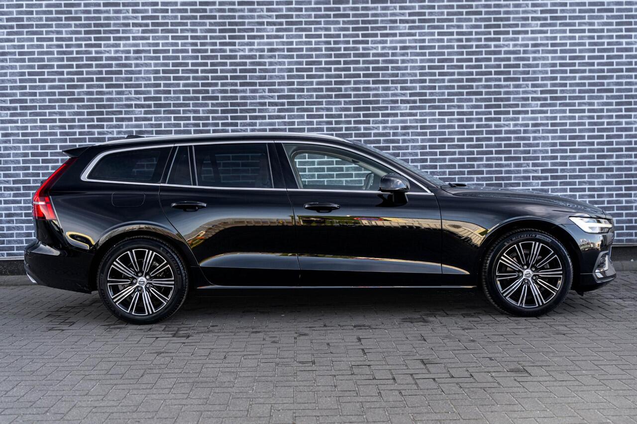 Volvo V60 2.0 B4 Plus Bright | Navigatie | Apple Carplay | Android Auto | Lederen Bekleding | Stoelverwarming | Achteruitrijcamera | Parkeersensoren | Lichtmetalen Velgen | Keyless Entry | Elektrische Achterklep