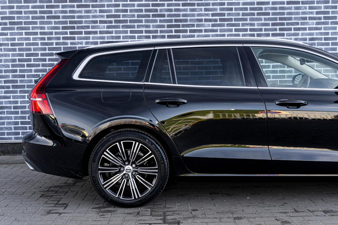 Volvo V60 2.0 B4 Plus Bright | Navigatie | Apple Carplay | Android Auto | Lederen Bekleding | Stoelverwarming | Achteruitrijcamera | Parkeersensoren | Lichtmetalen Velgen | Keyless Entry | Elektrische Achterklep