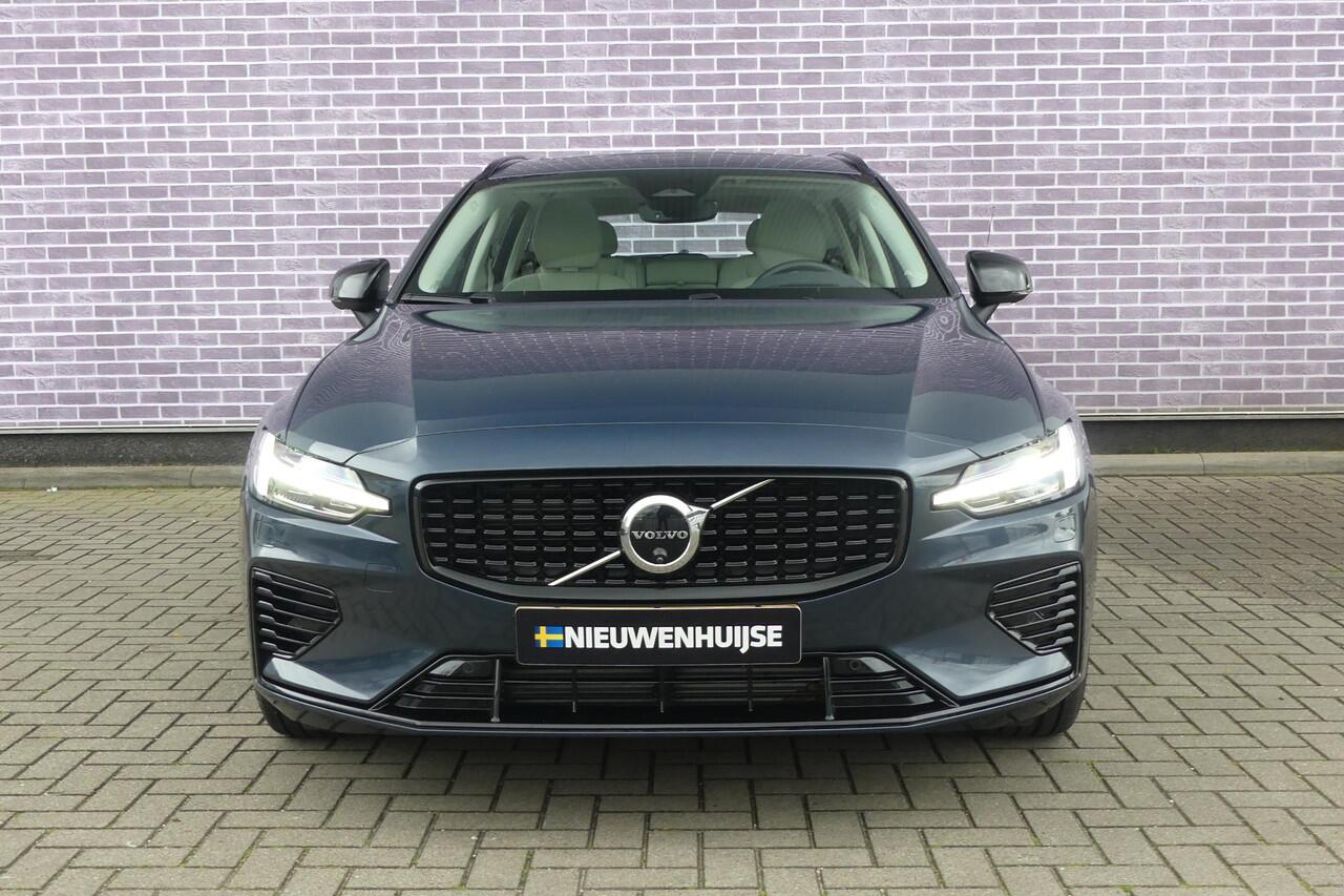 Volvo V60 T6 Recharge AWD Ultimate Dark Long Range | Head-up Display | Panoramadak | 360 camera | Elektrische stoelverstelling met geheugen | Google Maps navigatie