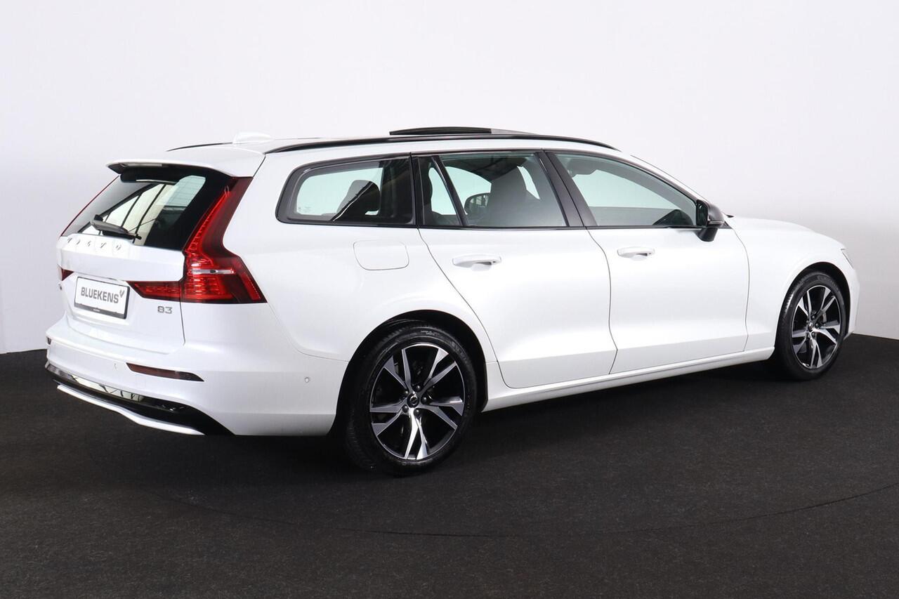 Volvo V60 B3 Plus Dark - Panorama/schuifdak - IntelliSafe Assist - 360° Camera - Harman/Kardon audio - Adaptieve LED koplampen - Verwarmde voorstoelen, stuur & achterbank - Parkeersensoren voor & achter - Elektr. bedienb. voorstoelen met geheugen - Draadloze tel. l