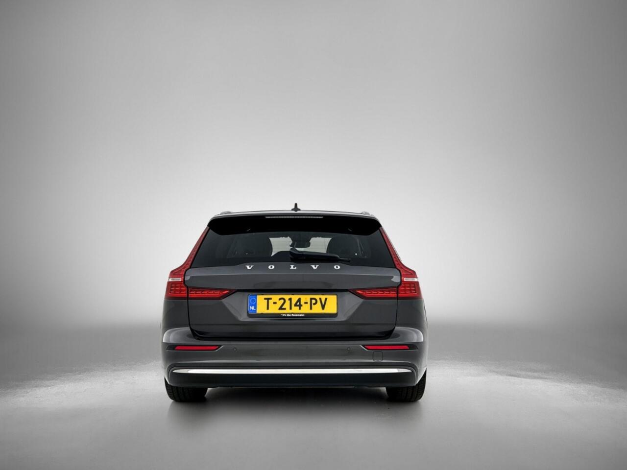 Volvo V60 2.0 T6 AWD Ultimate Bright | 360° Camera | Trekhaak | Panoramada