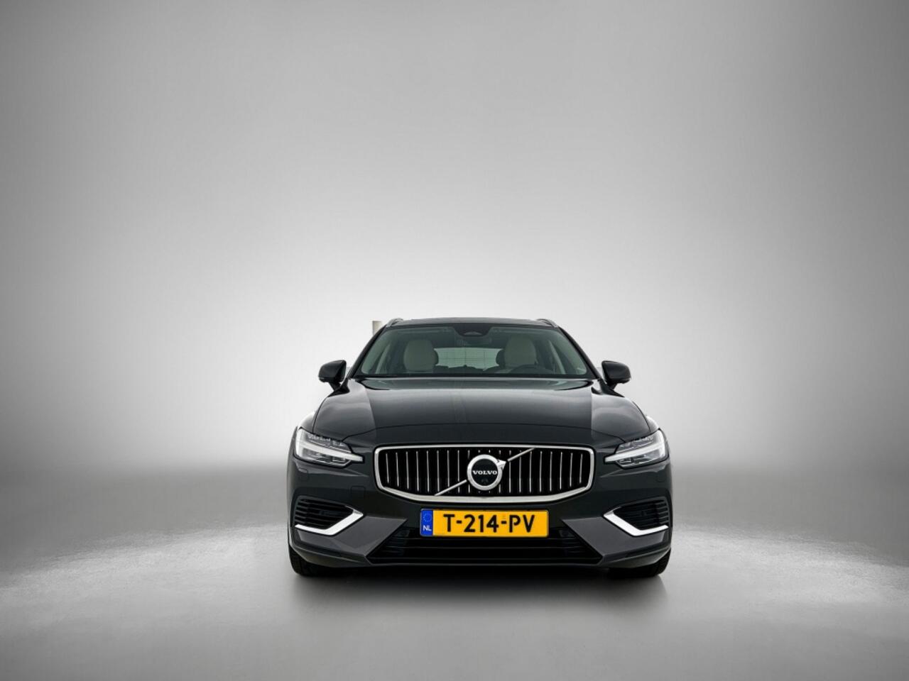 Volvo V60 2.0 T6 AWD Ultimate Bright | 360° Camera | Trekhaak | Panoramada