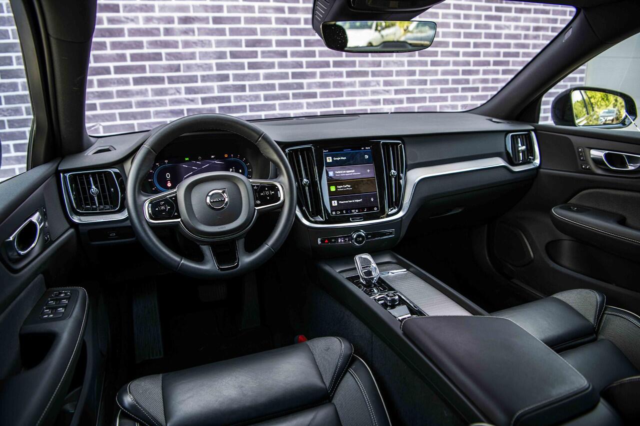 Volvo V60 2.0 B4 Plus Dark | Adaptive Cruise Control | 19" | Camera | Apple Carplay | Memory Seats | Leder | LED |