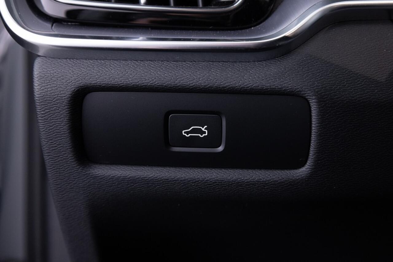 Volvo V60 2.0 B3 Essential Edition Automaat | CARPLAY | Full LED | CAMERA