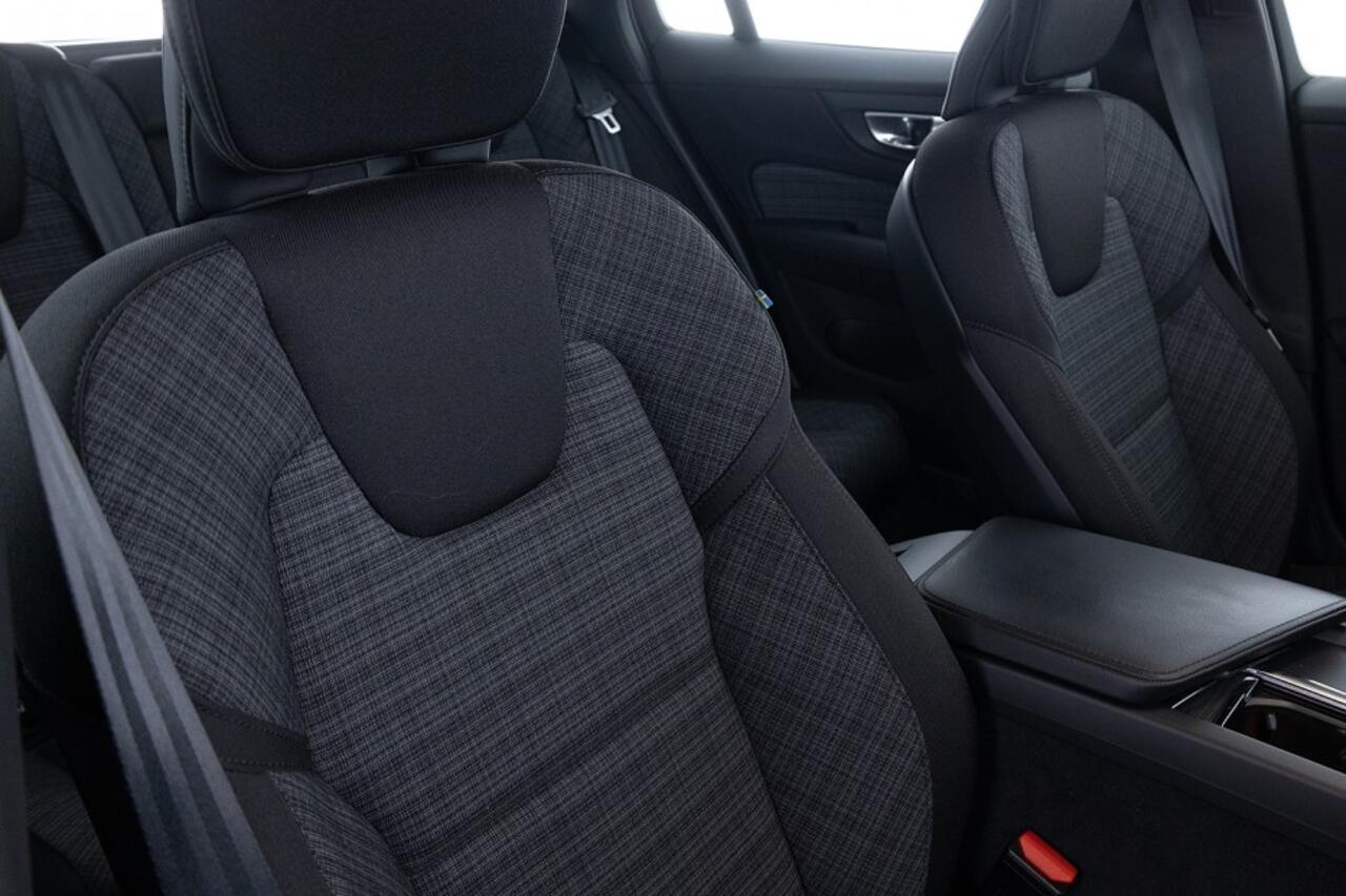 Volvo V60 2.0 B3 Essential Edition Automaat | CARPLAY | Full LED | CAMERA