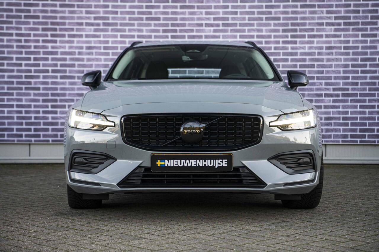 Volvo V60 2.0 B3 Essential Edition | Sport Pack | 19" Black Edition Velgen | Leder | Adaptieve Cruise Control | Stoelverwarming | Park Assist |