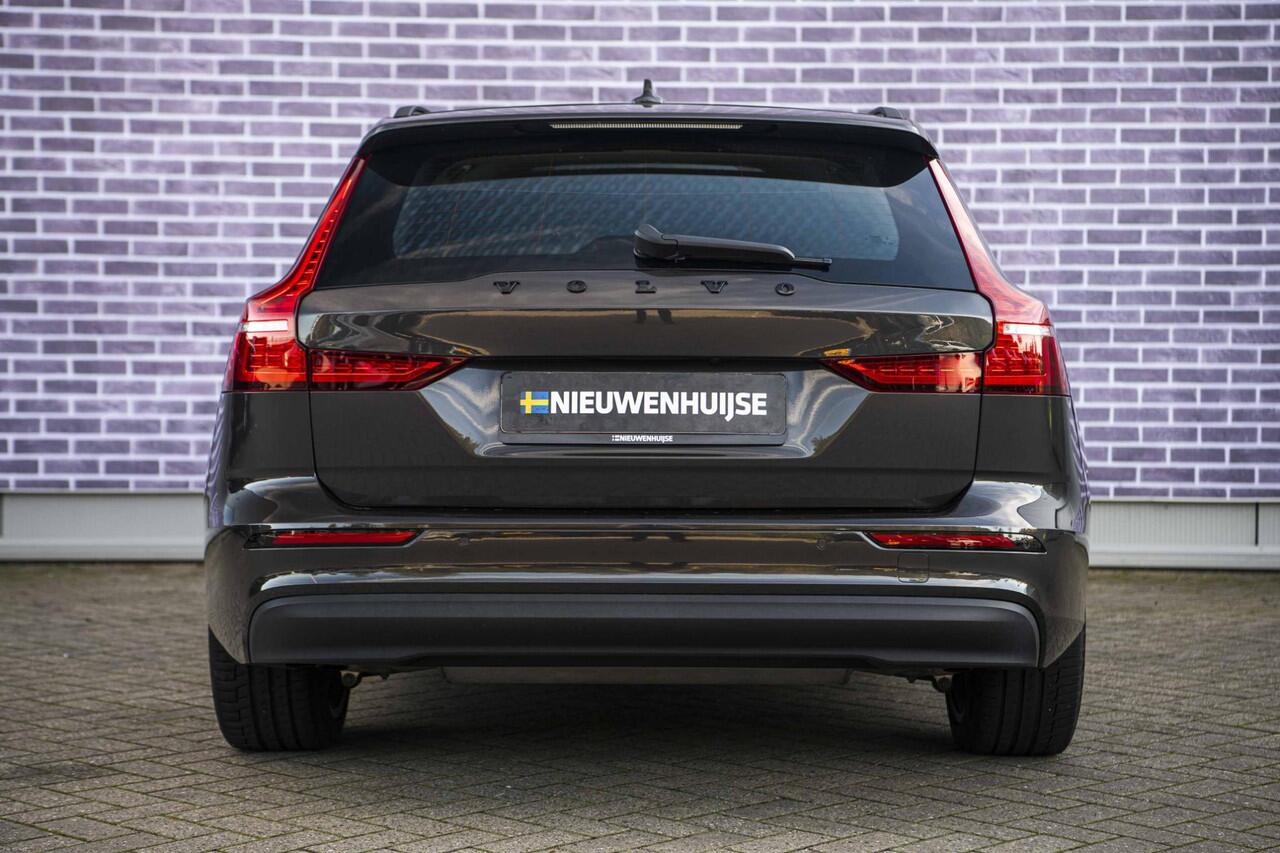 Volvo V60 2.0 B3 Essential Edition | Sport Pack | 19" Black Edition Velgen | Leder | Adaptieve Cruise Control | Stoelverwarming | Park Assist |