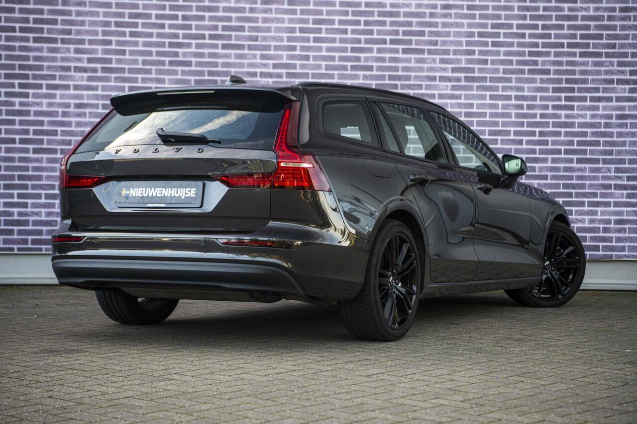 Volvo V60 2.0 B3 Essential Edition | Sport Pack | 19" Black Edition Velgen | Leder | Adaptieve Cruise Control | Stoelverwarming | Park Assist |