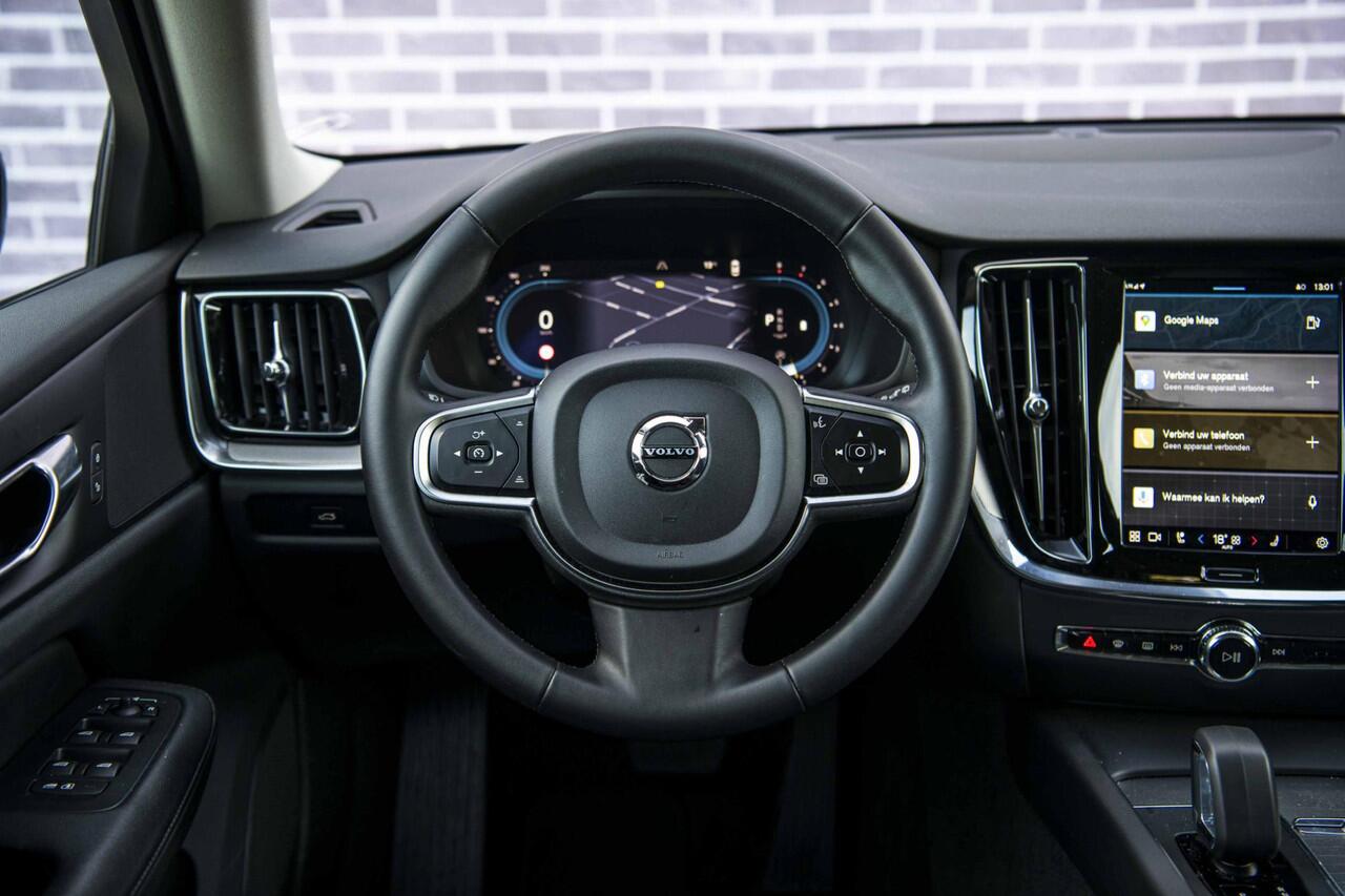 Volvo V60 2.0 B3 Essential Edition | Sport Pack | 19" Black Edition Velgen | Leder | Adaptieve Cruise Control | Stoelverwarming | Park Assist |