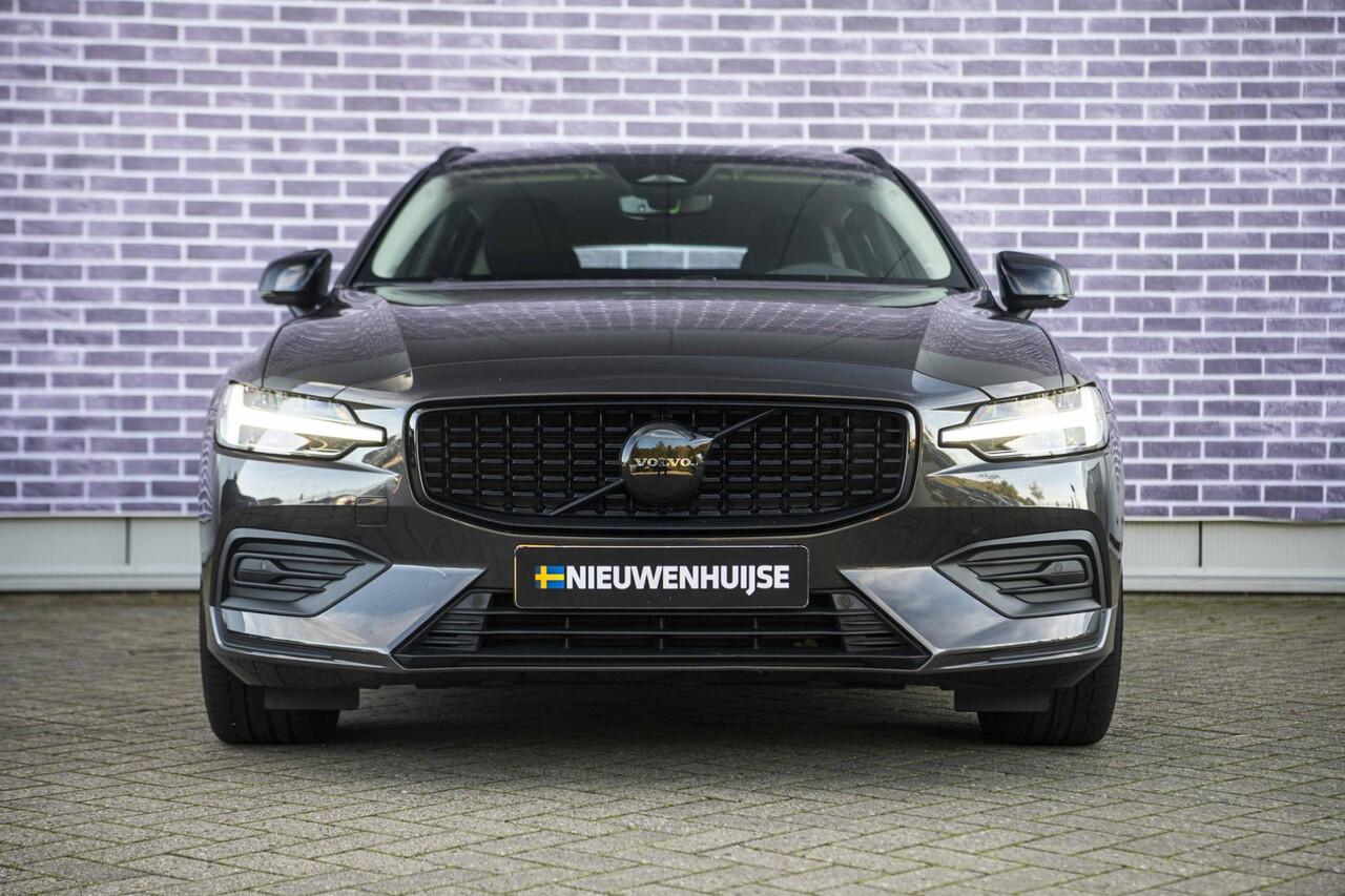 Volvo V60 2.0 B3 Essential Edition | Sport Pack | 19" Black Edition Velgen | Leder | Adaptieve Cruise Control | Stoelverwarming | Park Assist |