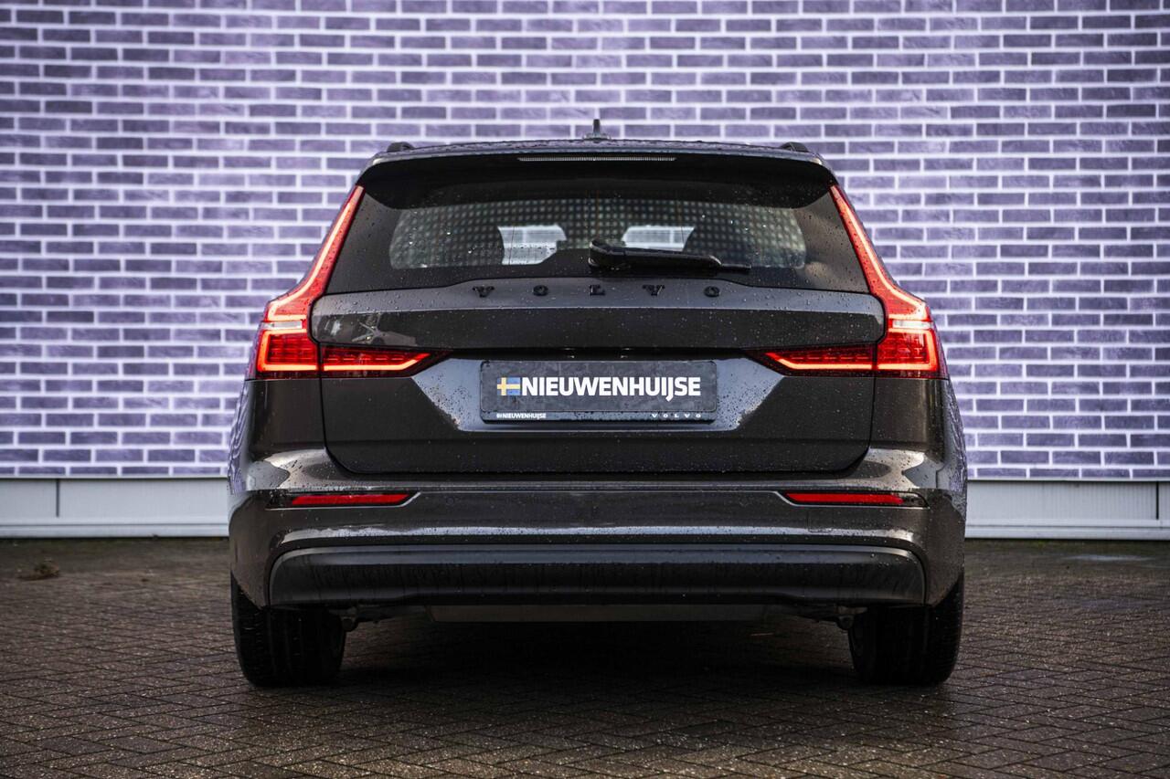 Volvo V60 2.0 B3 Essential Edition | Sport Pack | 19" Black Edition Velgen | Leder | Adaptieve Cruise Control | Stoelverwarming | Park Assist |