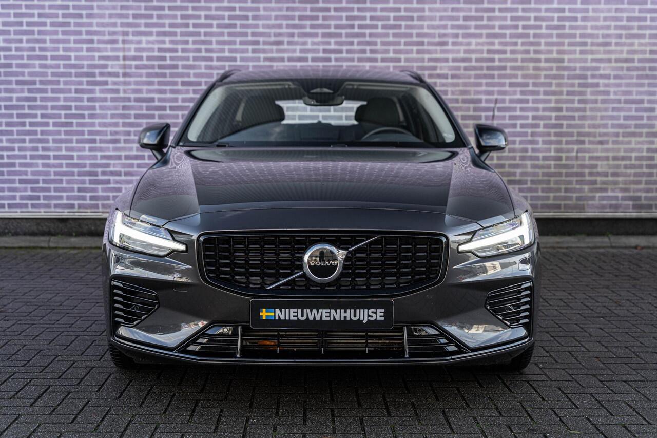 Volvo V60 2.0 T6 Plug-in hybrid AWD Plus Dark | Stuurverwarming | Adaptive Cruise Control | Stoelverwarming Voor + Achter | Keyless Entry | Parkeercamera | Carplay | Volvo On Call |