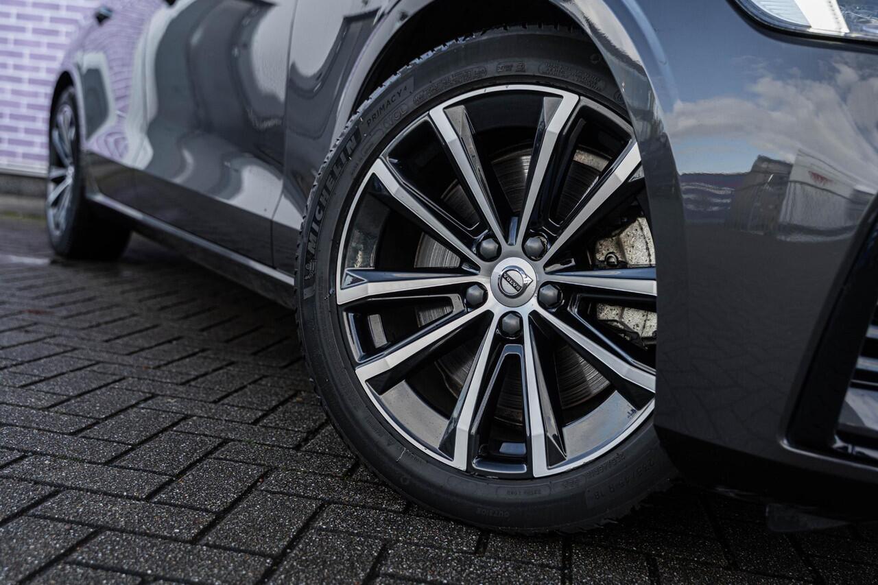 Volvo V60 2.0 T6 Plug-in hybrid AWD Plus Dark | Stuurverwarming | Adaptive Cruise Control | Stoelverwarming Voor + Achter | Keyless Entry | Parkeercamera | Carplay | Volvo On Call |