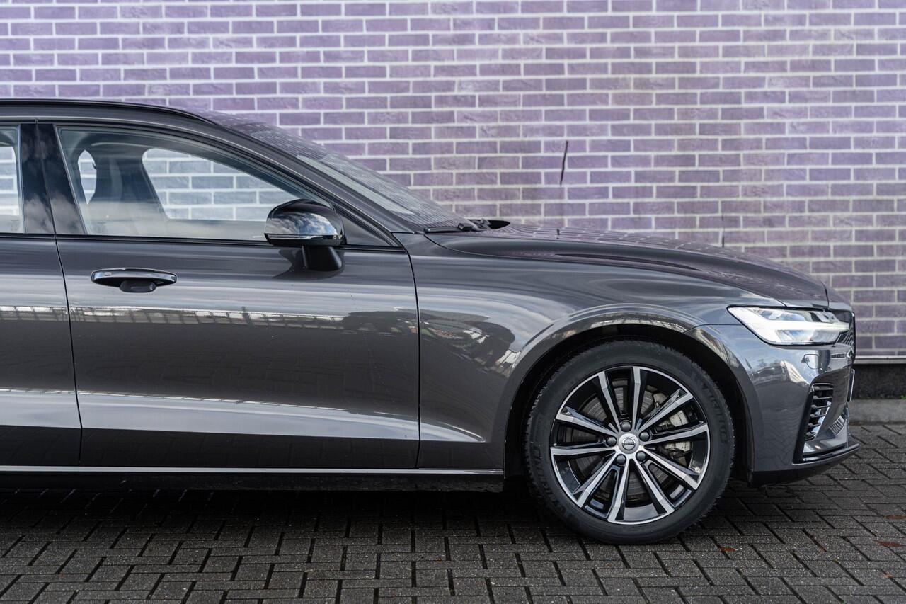 Volvo V60 2.0 T6 Plug-in hybrid AWD Plus Dark | Stuurverwarming | Adaptive Cruise Control | Stoelverwarming Voor + Achter | Keyless Entry | Parkeercamera | Carplay | Volvo On Call |
