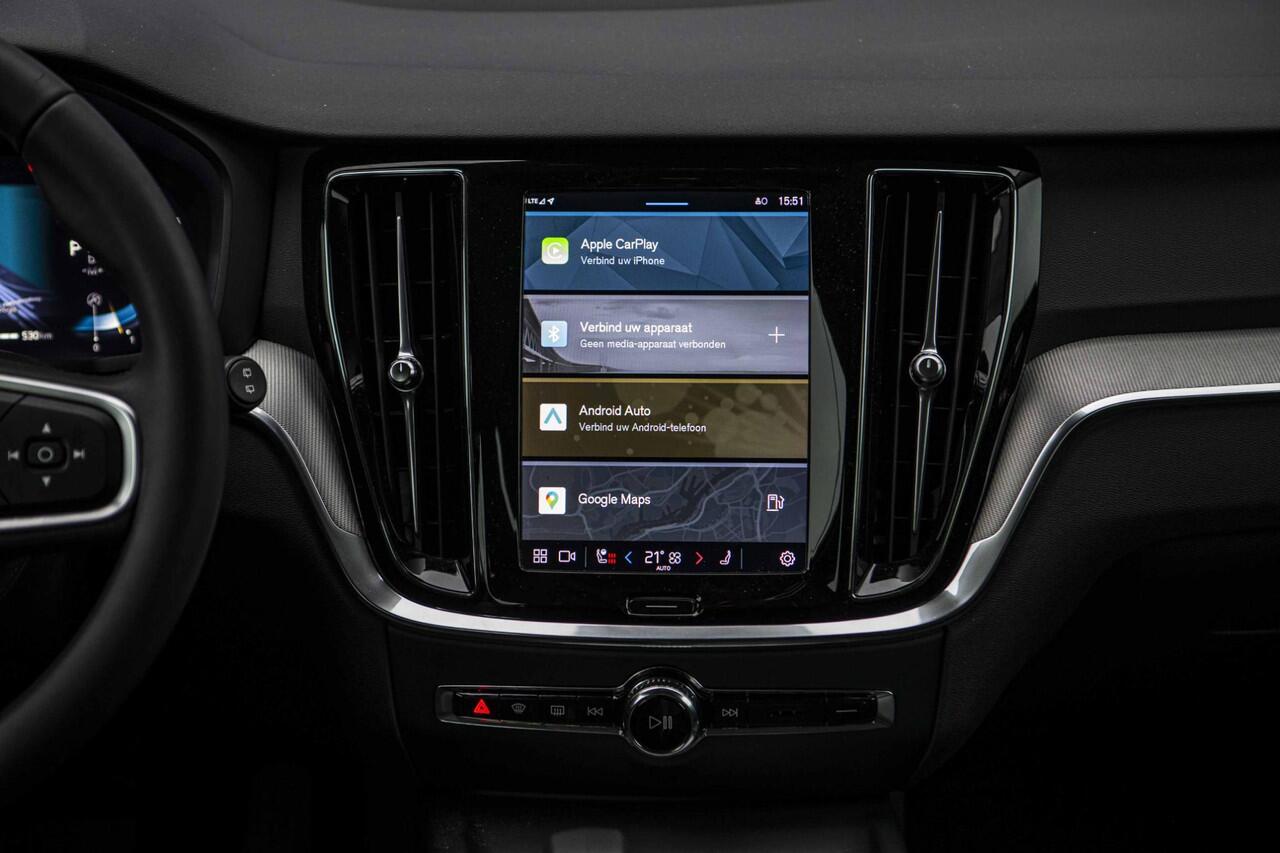 Volvo V60 2.0 B3 Essential Edition | Sport Pack | 19" Black Edition Velgen | Leder | Adaptieve Cruise Control | Stoelverwarming | Park Assist |