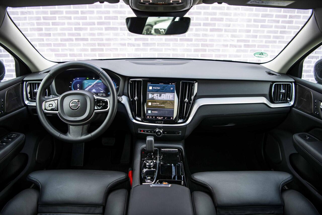 Volvo V60 2.0 T6 Plug-in hybrid AWD Plus Bright | Adaptieve Cruise Control | Trekhaak | Harman & Kardon | Stoel + stuurverwarming |