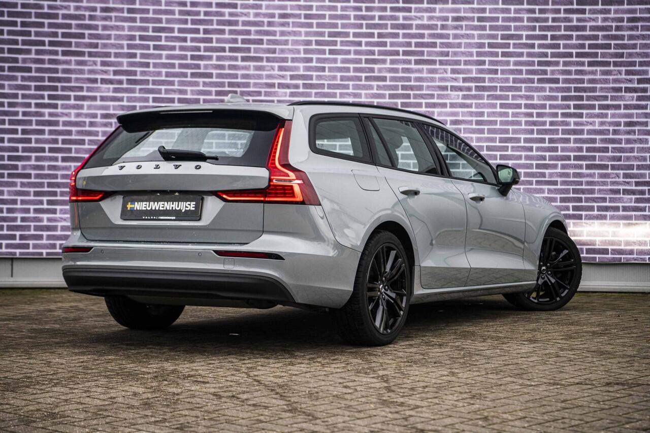 Volvo V60 2.0 B3 Essential Edition | Sport Pack | 19" Black Edition Velgen | Leder | Adaptieve Cruise Control | Stoelverwarming | Park Assist |