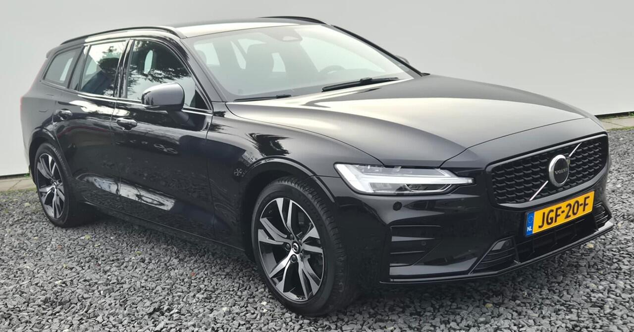 Volvo V60 2.0 B4 Plus Dark Leder pakket RG0R - 18" Wielen - Climate - Donkere hemel - Electrisch bedienbare voorstoelen met memory