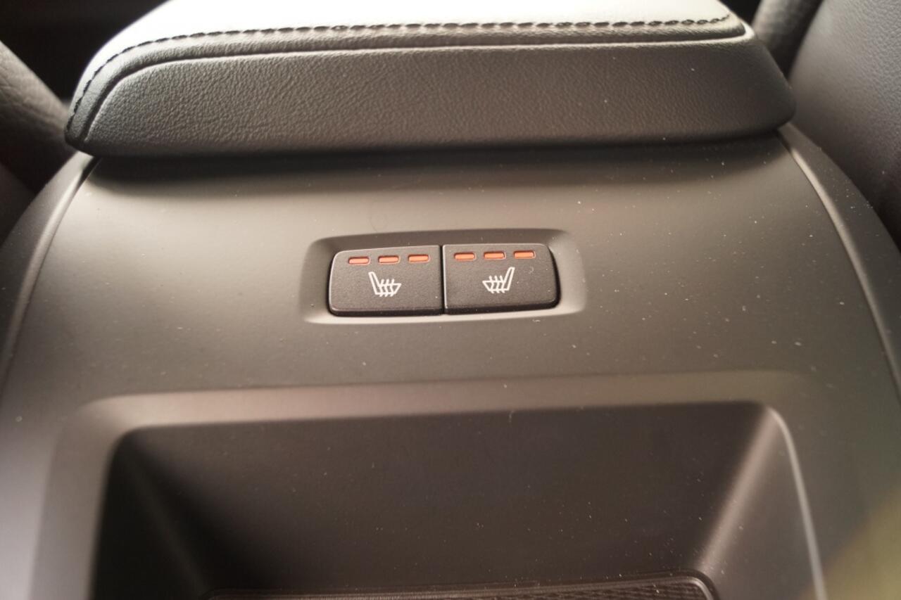 Volvo V60 2.0 B3 163pk Automaat Essential -LEER-LED-ECC-