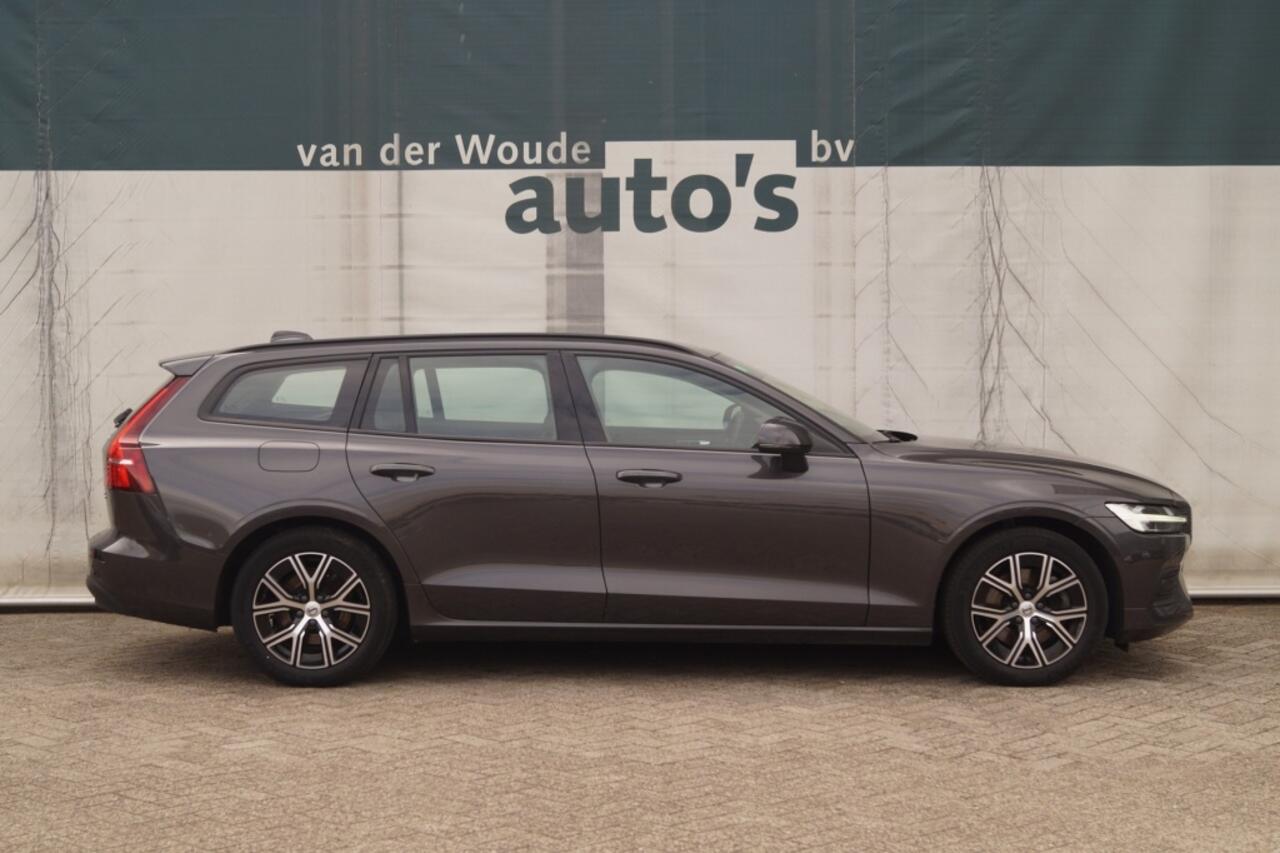 Volvo V60 2.0 B3 163pk Automaat Essential -LEER-LED-ECC-