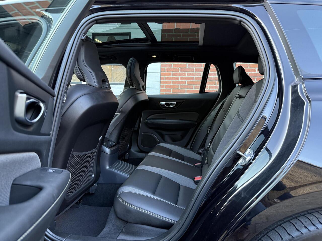 Volvo V60 2.0 T8 Recharge AWD Ultimate Dark |Panorama|HUD|360° Cam.|