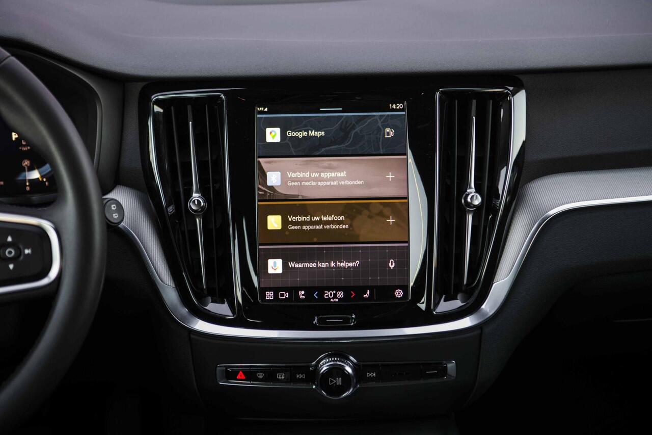 Volvo V60 2.0 B3 Essential Edition | Sport Pack | 19" Black Edition Velgen | Leder | Adaptieve Cruise Control | Stoelverwarming | Park Assist |