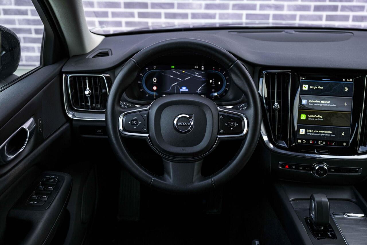 Volvo V60 2.0 B3 Essential Edition | Sport Pack | 19" Black Edition Velgen | Leder | Adaptieve Cruise Control | Stoelverwarming | Park Assist |