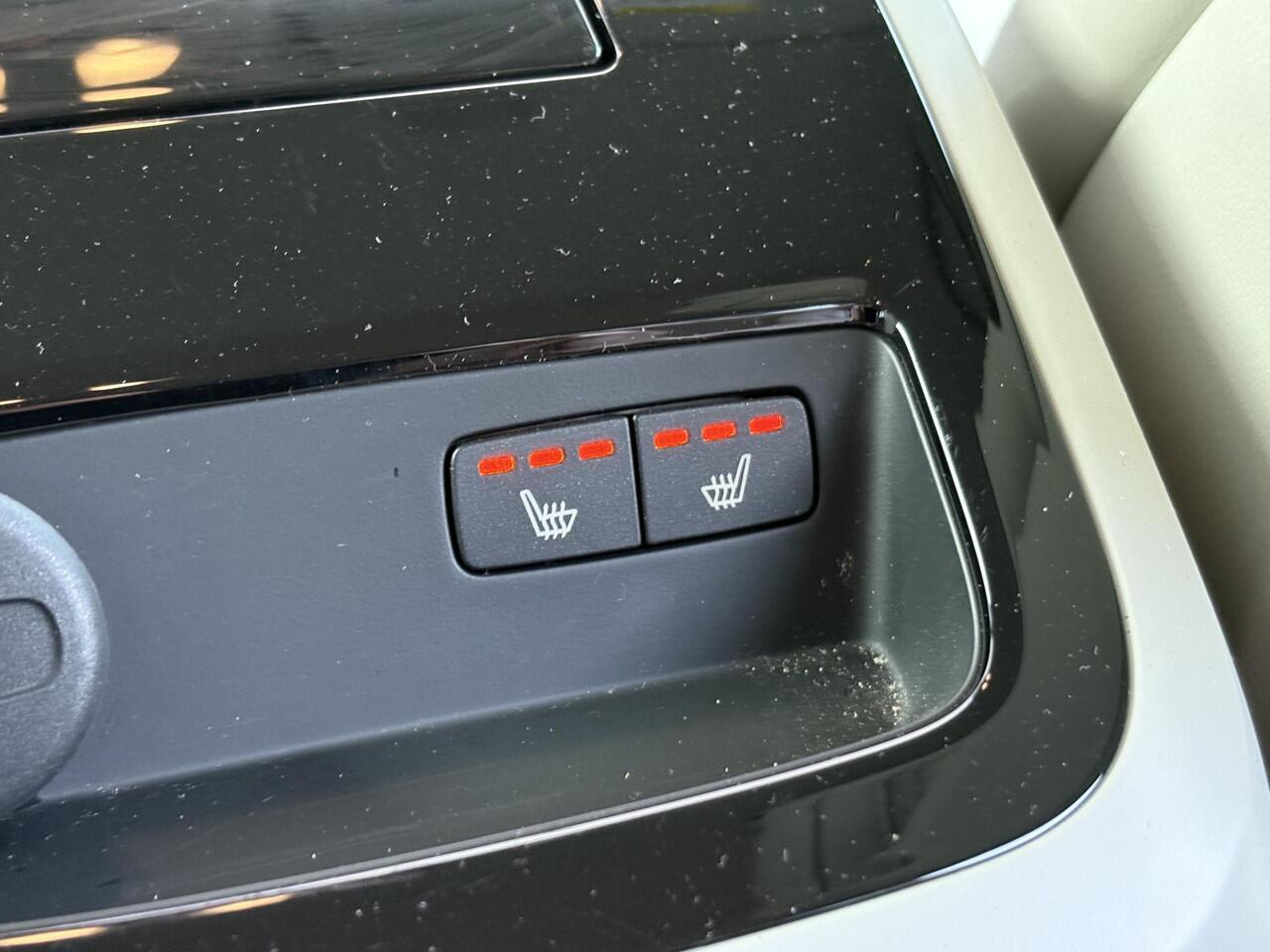 Volvo V60 2.0 T6 Plug-in hybrid AWD Plus Bright | Google auto | Harman/Kardon | Adaptieve cruise | Memory | Stoelventilatie voor | Stoelverwarming V+A | Stuurverwarming | Keyless entry/start | Adaptieve cruise control |