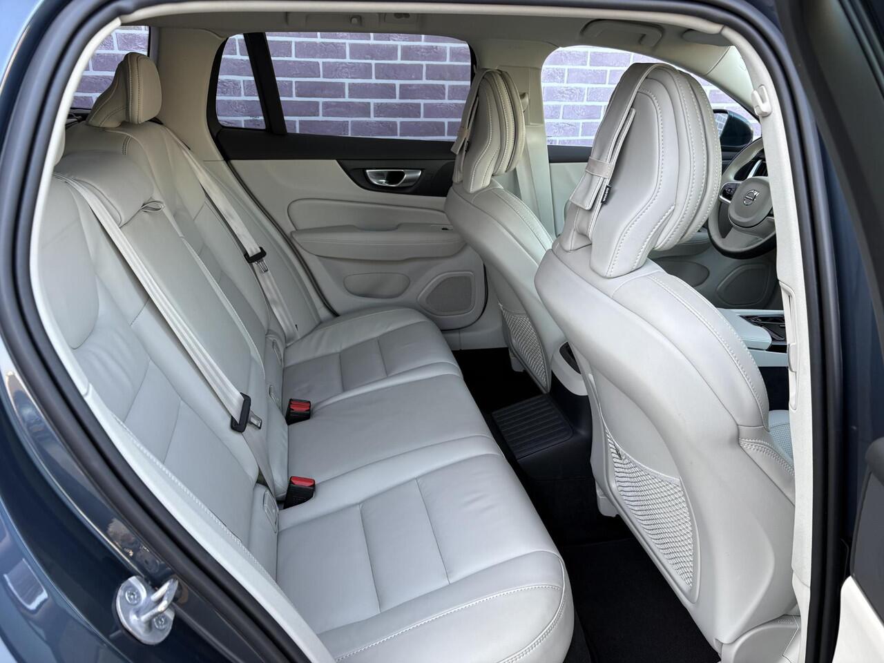 Volvo V60 2.0 T6 Plug-in hybrid AWD Plus Bright | Google auto | Harman/Kardon | Adaptieve cruise | Memory | Stoelventilatie voor | Stoelverwarming V+A | Stuurverwarming | Keyless entry/start | Adaptieve cruise control |