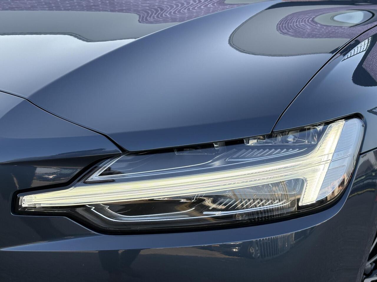 Volvo V60 2.0 T6 Plug-in hybrid AWD Plus Bright | Google auto | Harman/Kardon | Adaptieve cruise | Memory | Stoelventilatie voor | Stoelverwarming V+A | Stuurverwarming | Keyless entry/start | Adaptieve cruise control |