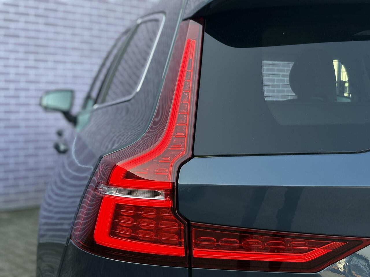 Volvo V60 2.0 T6 Plug-in hybrid AWD Plus Bright | Google auto | Harman/Kardon | Adaptieve cruise | Memory | Stoelventilatie voor | Stoelverwarming V+A | Stuurverwarming | Keyless entry/start | Adaptieve cruise control |