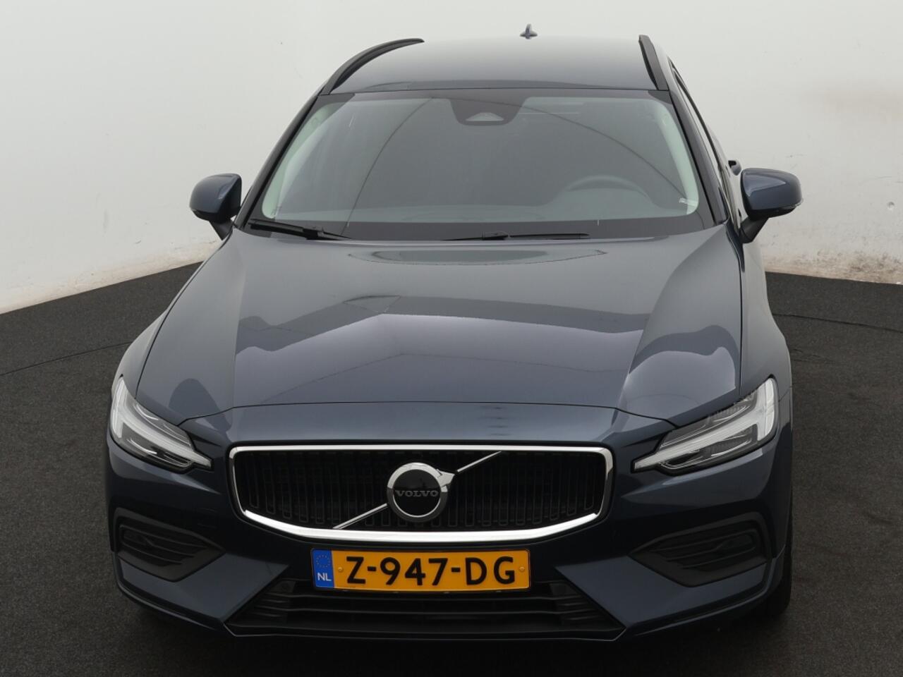 Volvo V60 2.0 B3 Essential Edition