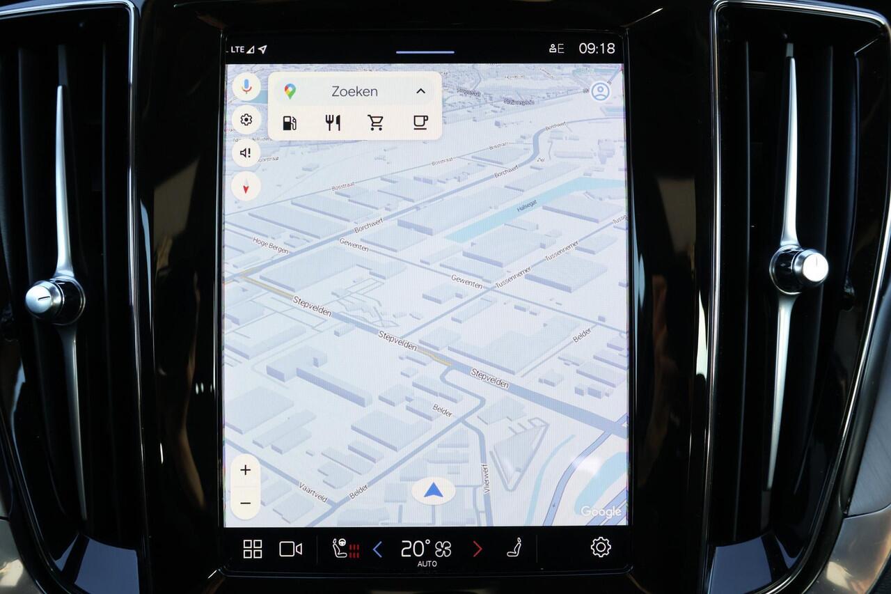 Volvo V60 B3 Essential Edition - IntelliSafe Assist & Surround - Parkeercamera achter - Verwarmde voorstoelen, stuur & achterbank - Parkeersensoren voor & achter - Draadloze tel. lader - High Performance audio - Elektr. inklapbare trekhaak - 18' LMV