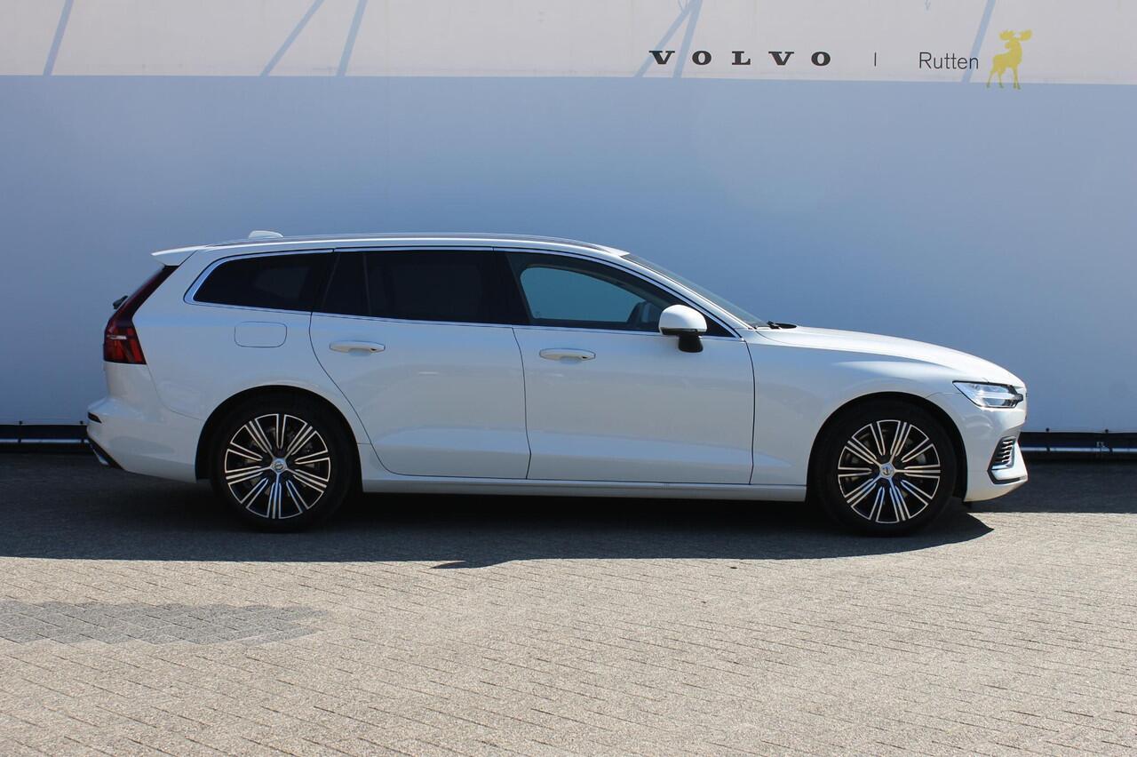 Volvo V60 T6 350PK Plug-in hybrid AWD Plus Bright Long Range / 19" lichtmetalen velgen / Harman Kardon Audio / Adaptieve Cruise Control / Elektrisch verstelbare voorstoelen met geheugen