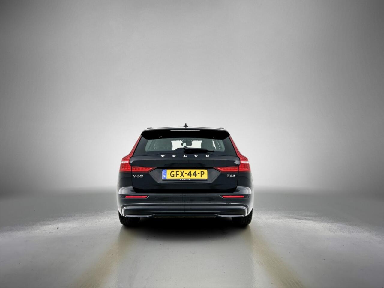 Volvo V60 2.0 T6 Dark | Panorama Dak | 360 Camera | Trekhaak | BLIS |