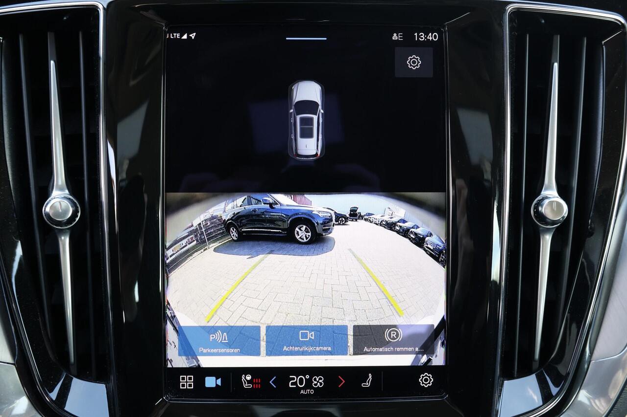 Volvo V60 B3 Essential Edition - IntelliSafe Assist & Surround - Parkeercamera achter - Verwarmde voorstoelen, stuur & achterbank - Parkeersensoren voor & achter - Draadloze tel. lader - High Performance audio - Elektr. inklapbare trekhaak - 18' LMV