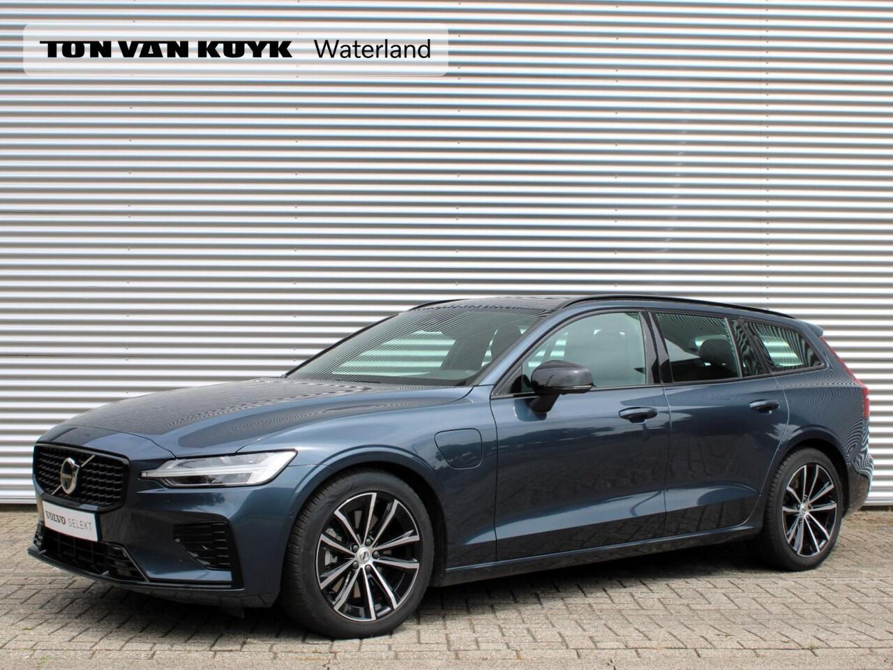 Volvo V60 T6 AWD Plug-in hybrid Plus Dark Automaat / Panoramadak / Trekhaak / 360* camera / Harman Kardon audio / Google Maps